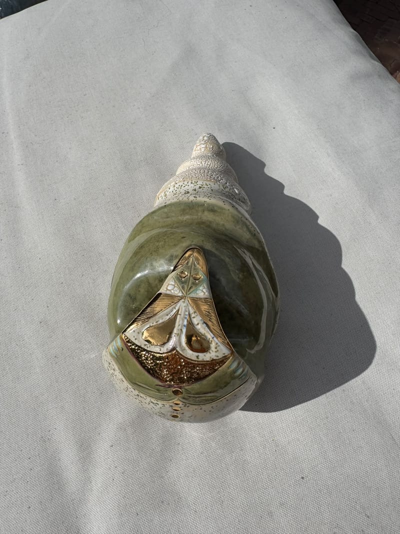 Chrysomelid urn